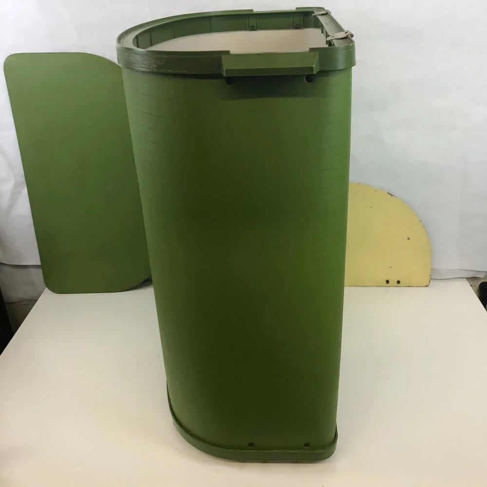 VTG Mid Century Pearl Wick Green Plastic 24